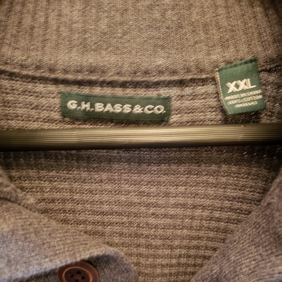 3 Button G.H. Bass & Co Sweater - Picture 2 of 2